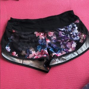 Lululemon size 4 Black Floral Shorts